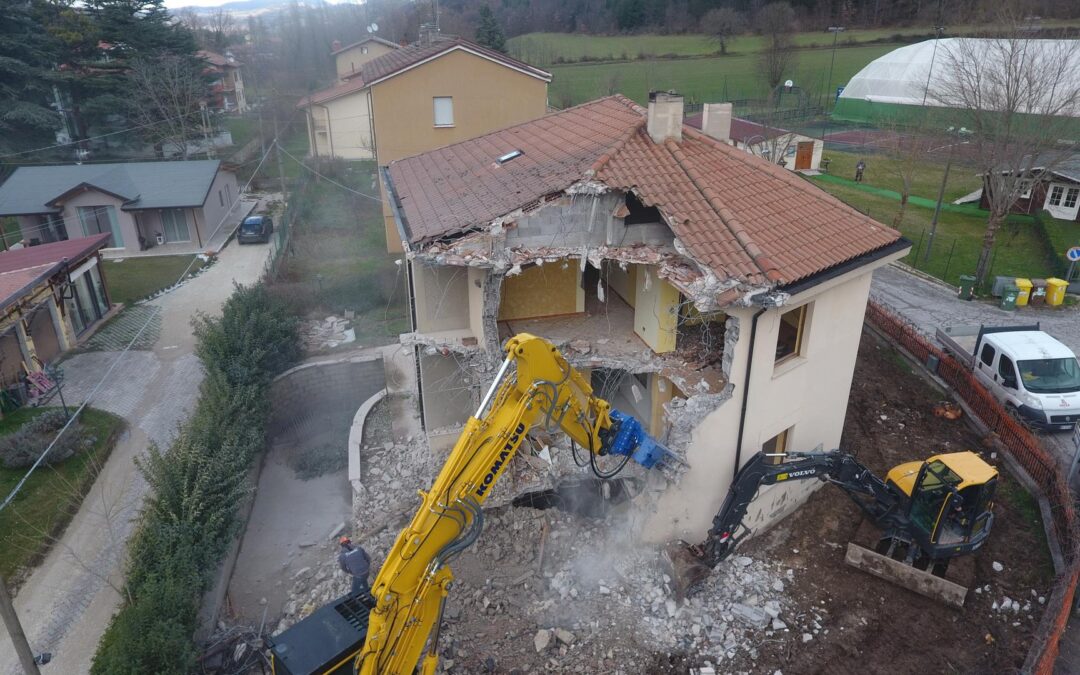 DEMOLIZIONE E RICOSTRUZIONE POST SISMA
